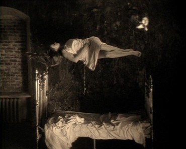 scena-dal-film-lo-specchio-di Tarkovskyj
